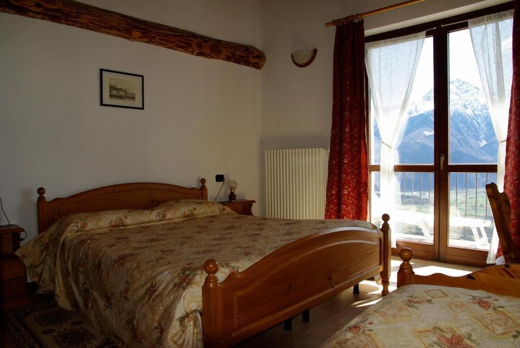 Hotel Tamola Сорико Стая снимка
