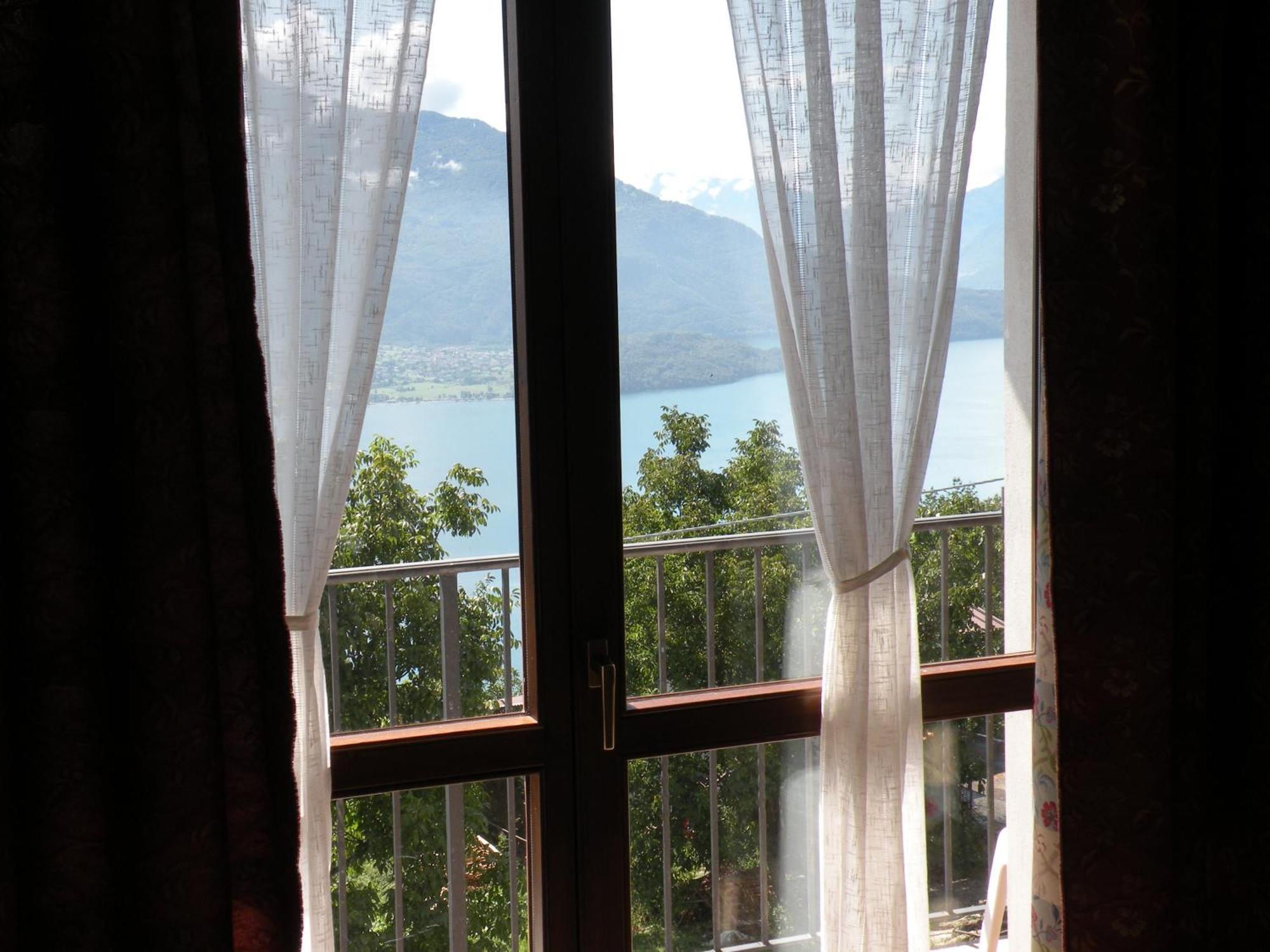 Hotel Tamola Сорико Екстериор снимка